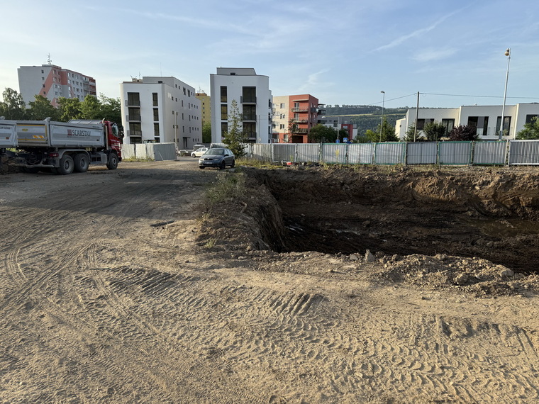 Výkopové práce pokračují – bagry se nezastaví